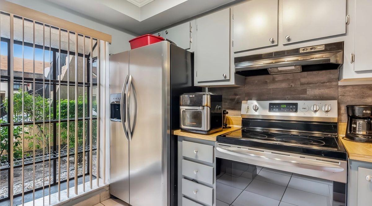 2355 SW 15TH 69 - Photo 2 of 14