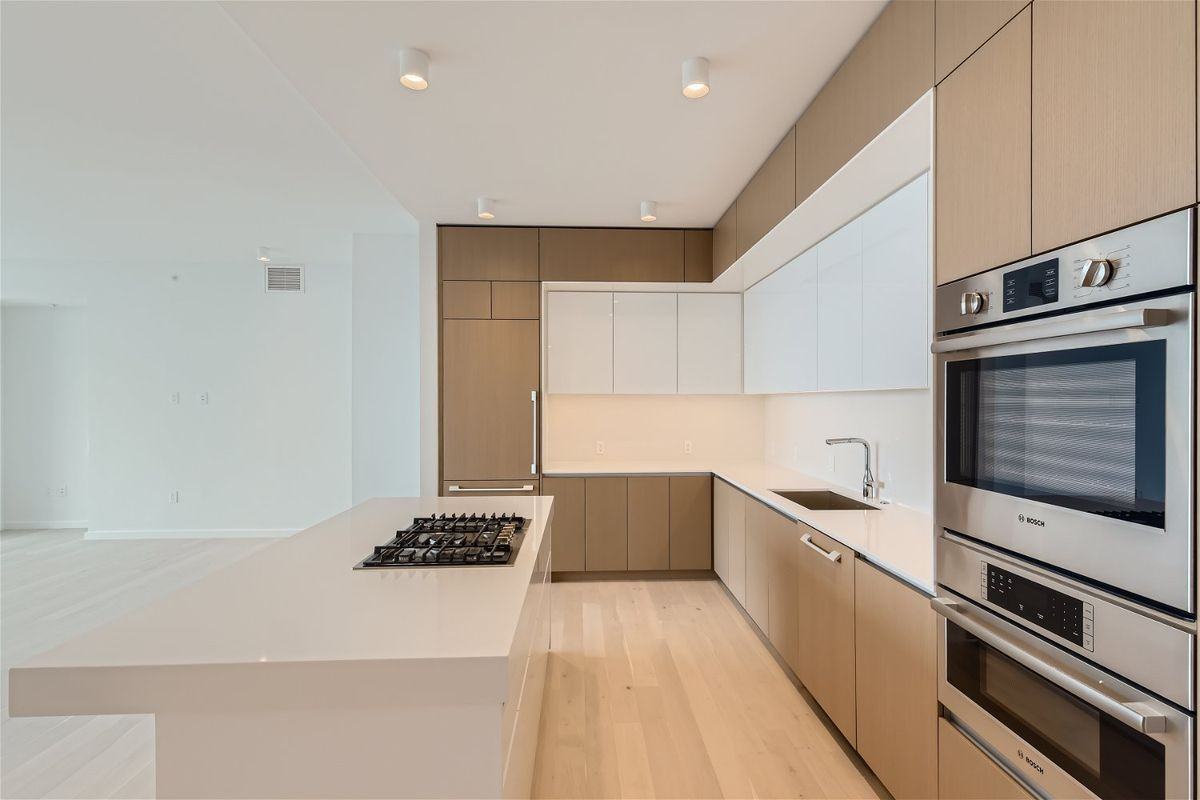 313 W 17th St - Photo 5 of 23
