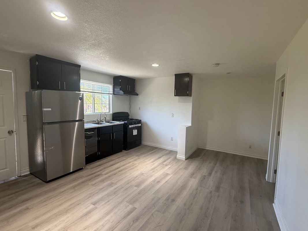 5109 Coban St - Photo 7 of 9