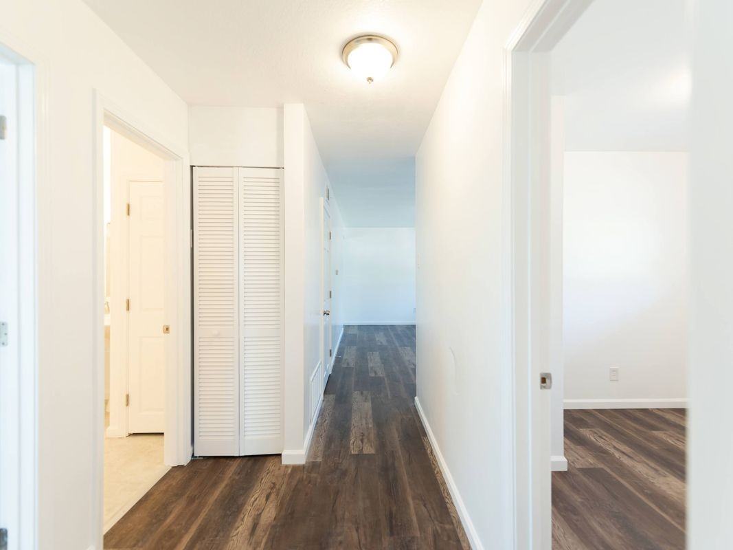 1410 Coco Pl - Photo 5 of 24