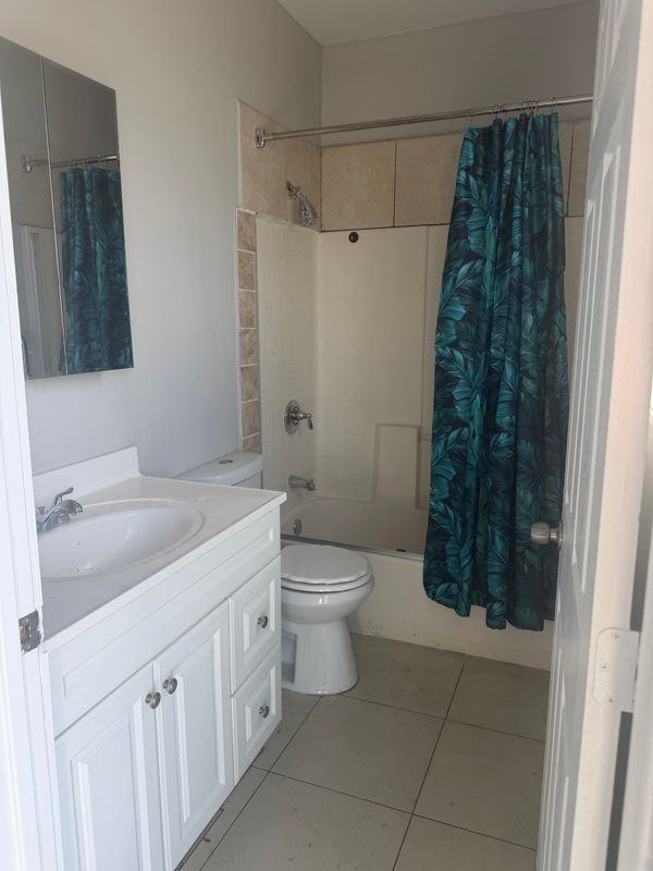 3204 Clay Ave - Photo 2 of 6