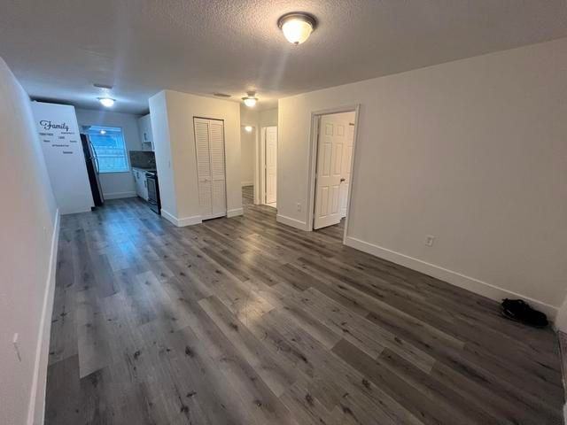 242 Nw 14th St ##2 - Photo 2 of 14