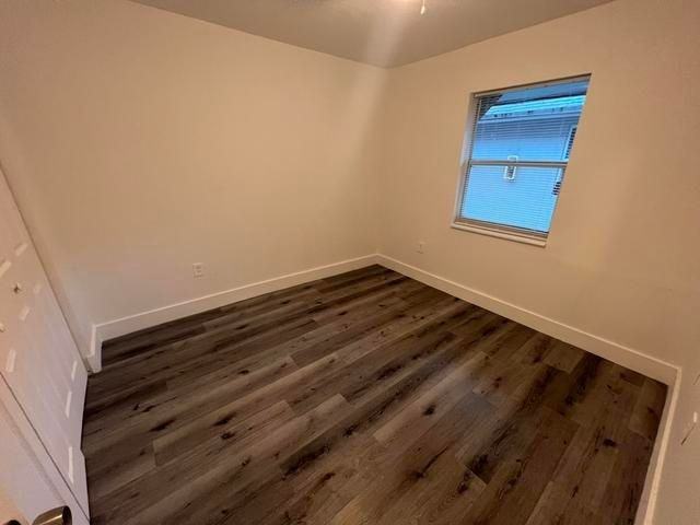 242 Nw 14th St ##2 - Photo 4 of 14