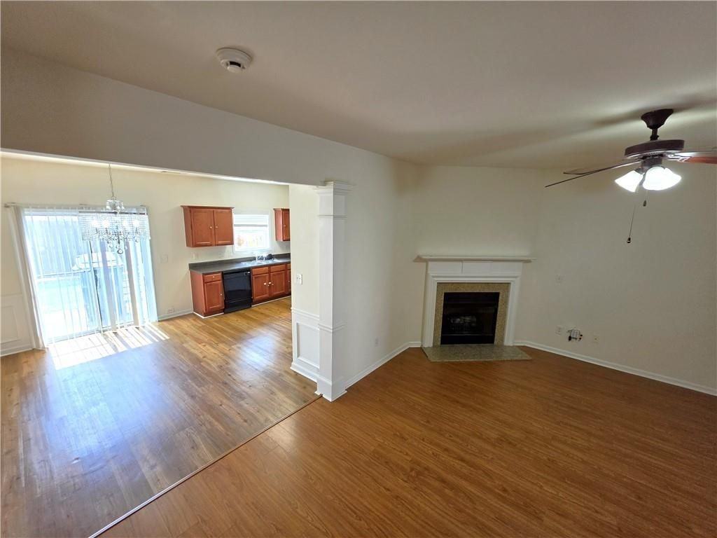 1908 Dilcrest Dr - Photo 5 of 28