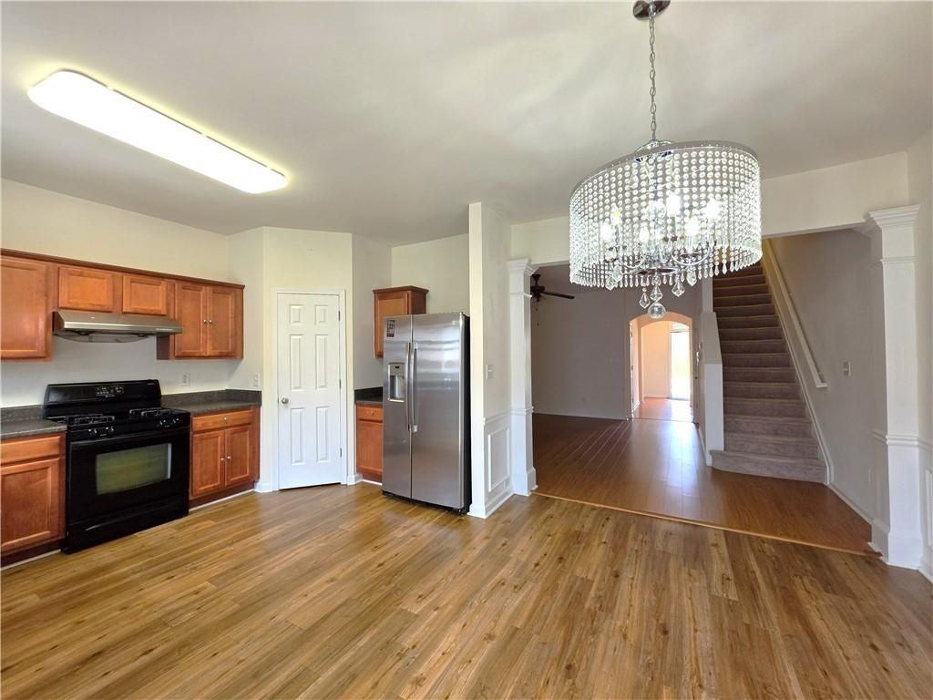 1908 Dilcrest Dr - Photo 7 of 28