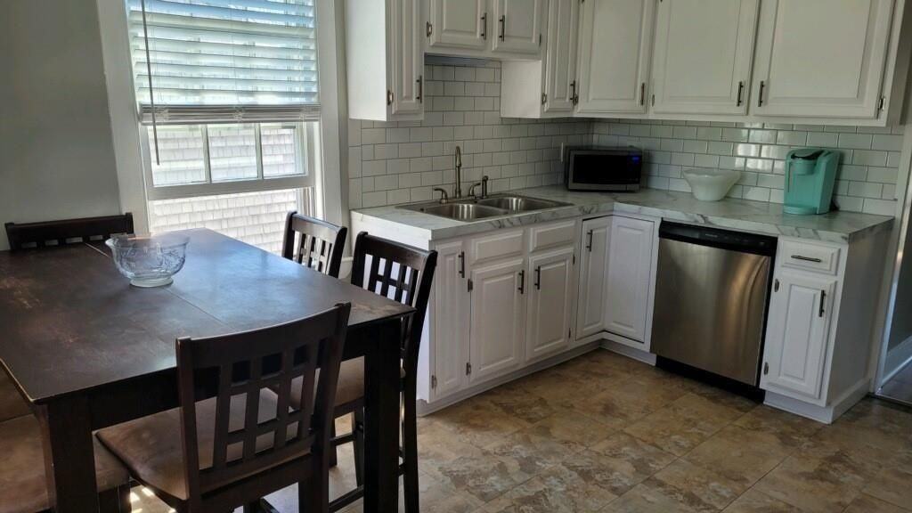 82 Burnside Ave ##2 - Photo 3 of 9