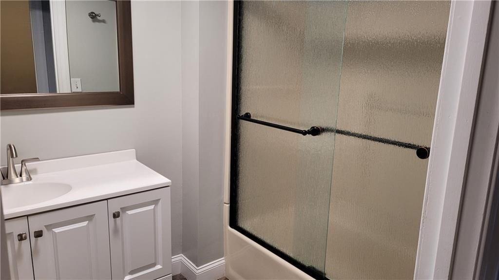 82 Burnside Ave ##2 - Photo 7 of 9