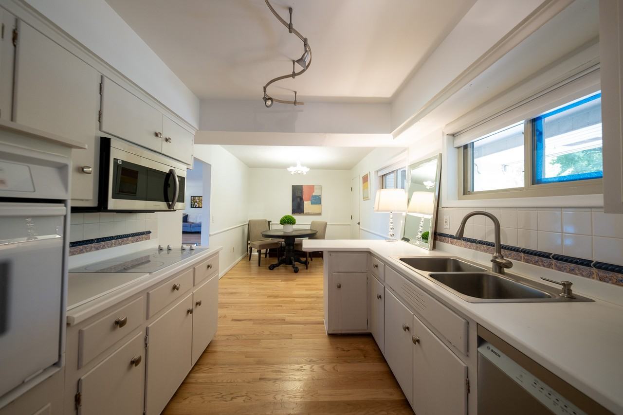 112 Peninsula Rd - Photo 5 of 35