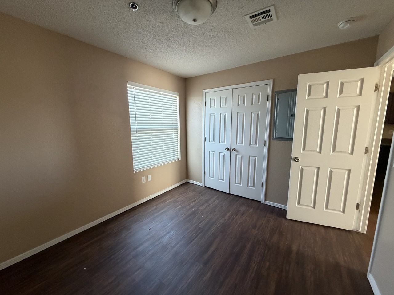 9811 Socorro Rd #02 - Photo 4 of 4