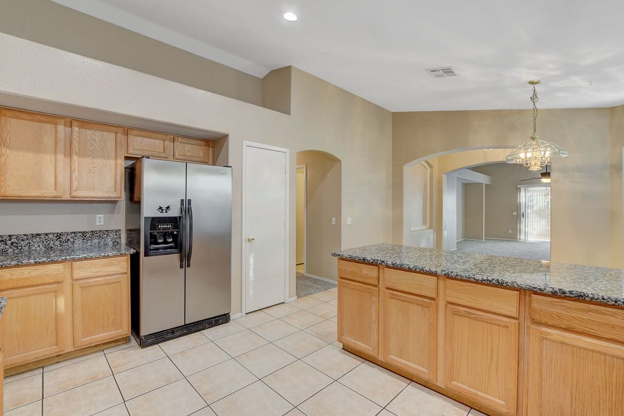 7861 W Delhi Ave - Photo 3 of 29