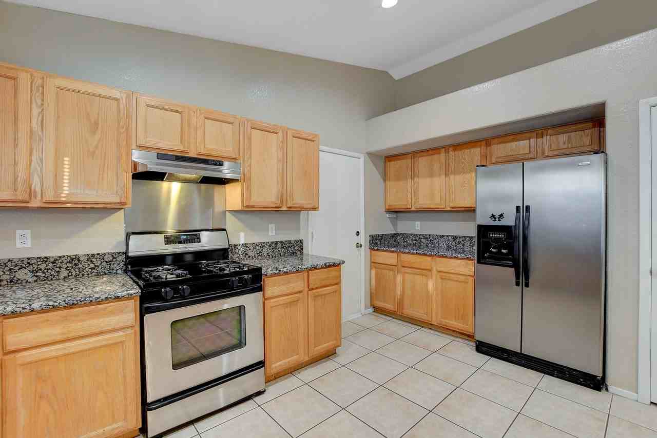 7861 W Delhi Ave - Photo 6 of 29