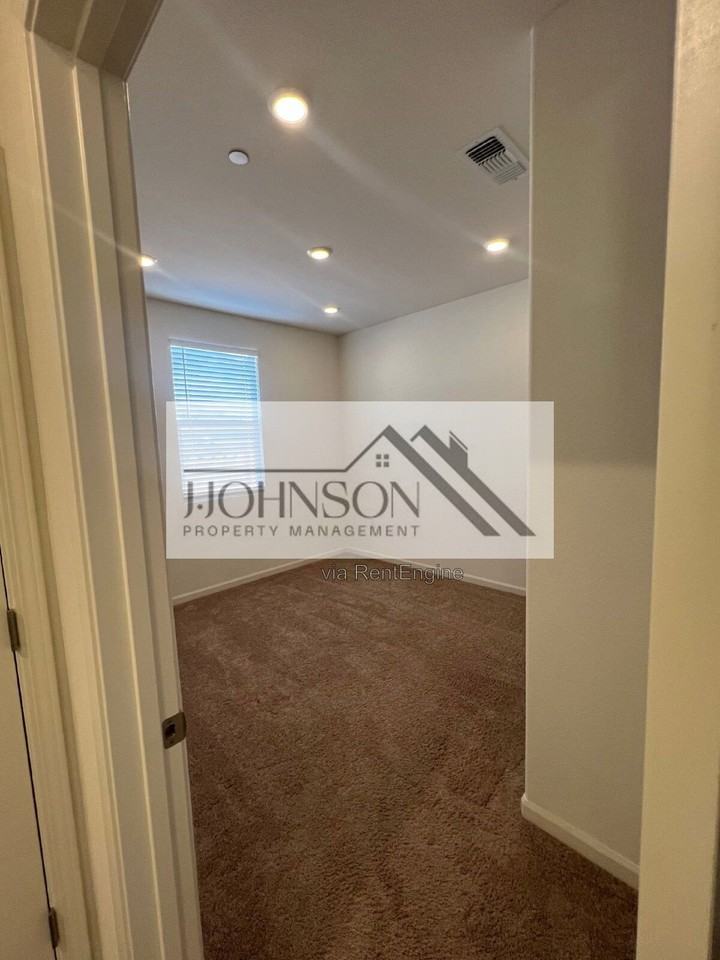 2491 Bersano St - Photo 5 of 19