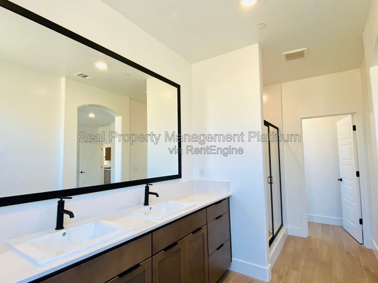 7158 E Harvard Ave - Photo 7 of 41