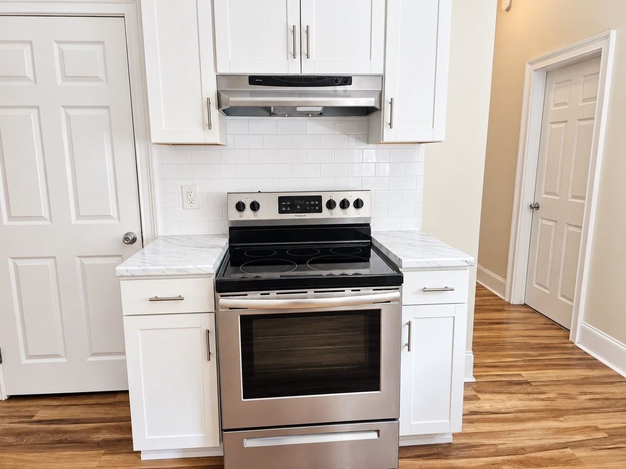 202 Sawyer St - Photo 6 of 19