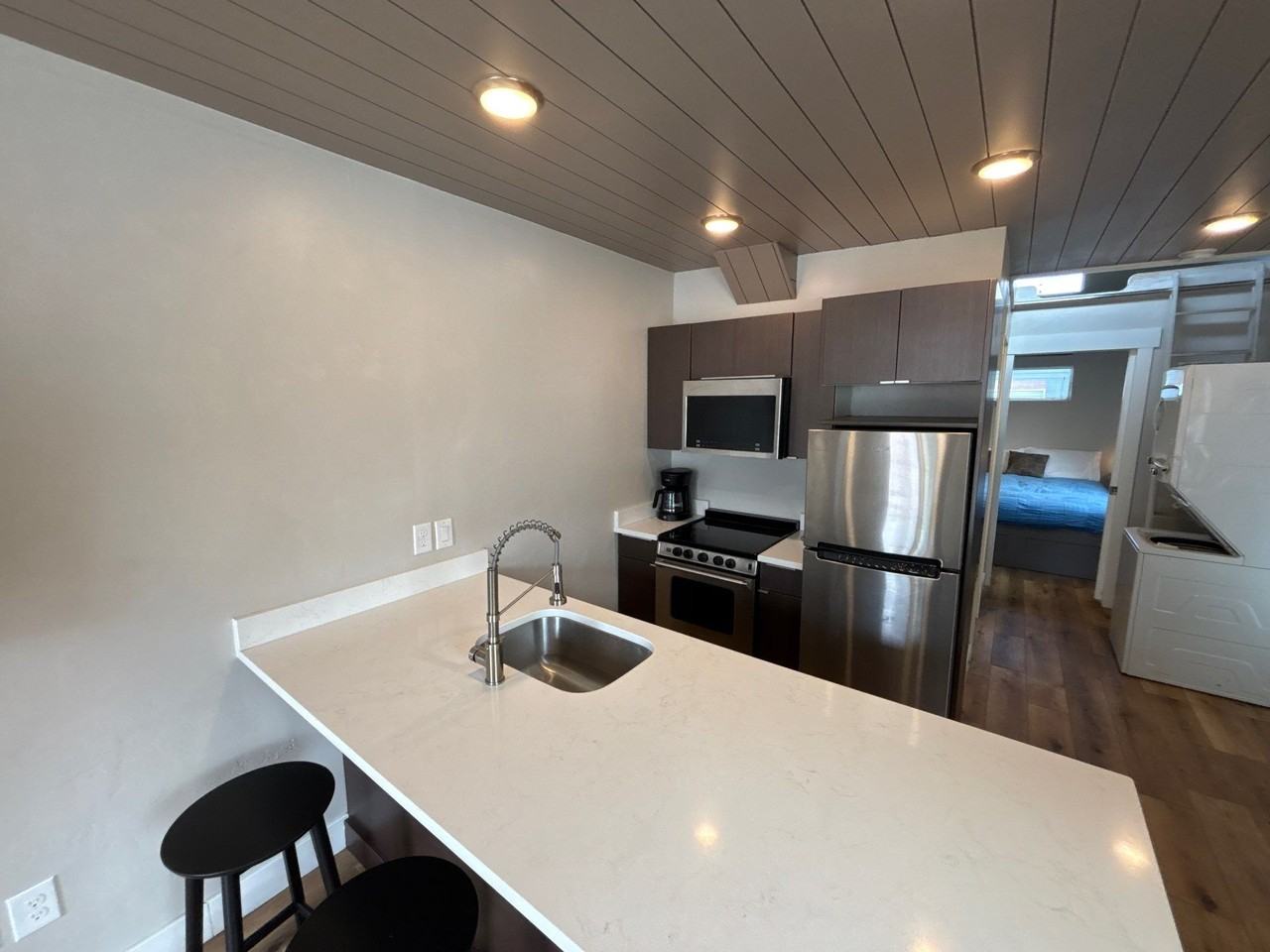 280 E Washington Ave #A - Photo 3 of 13