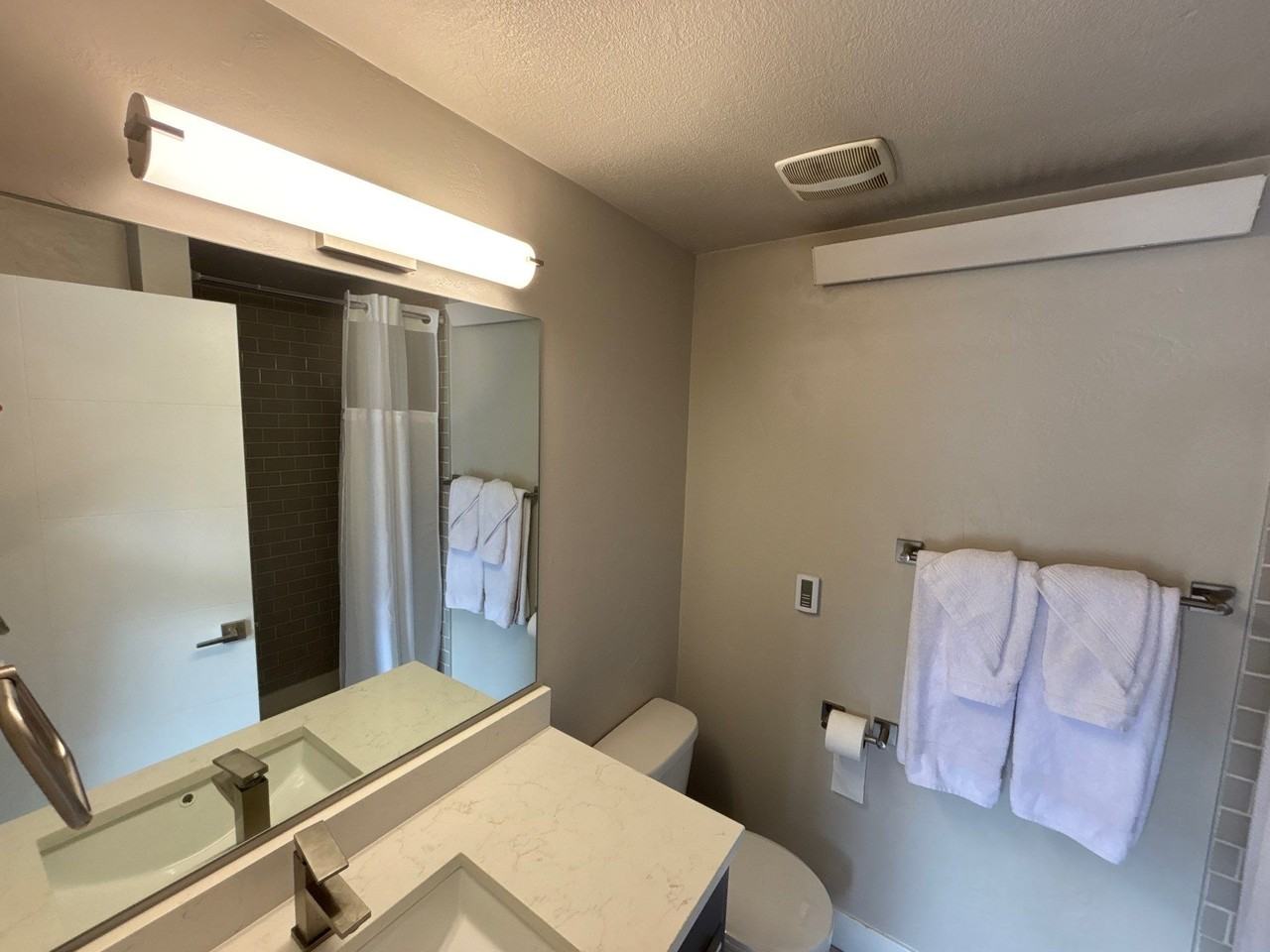 280 E Washington Ave #A - Photo 7 of 13