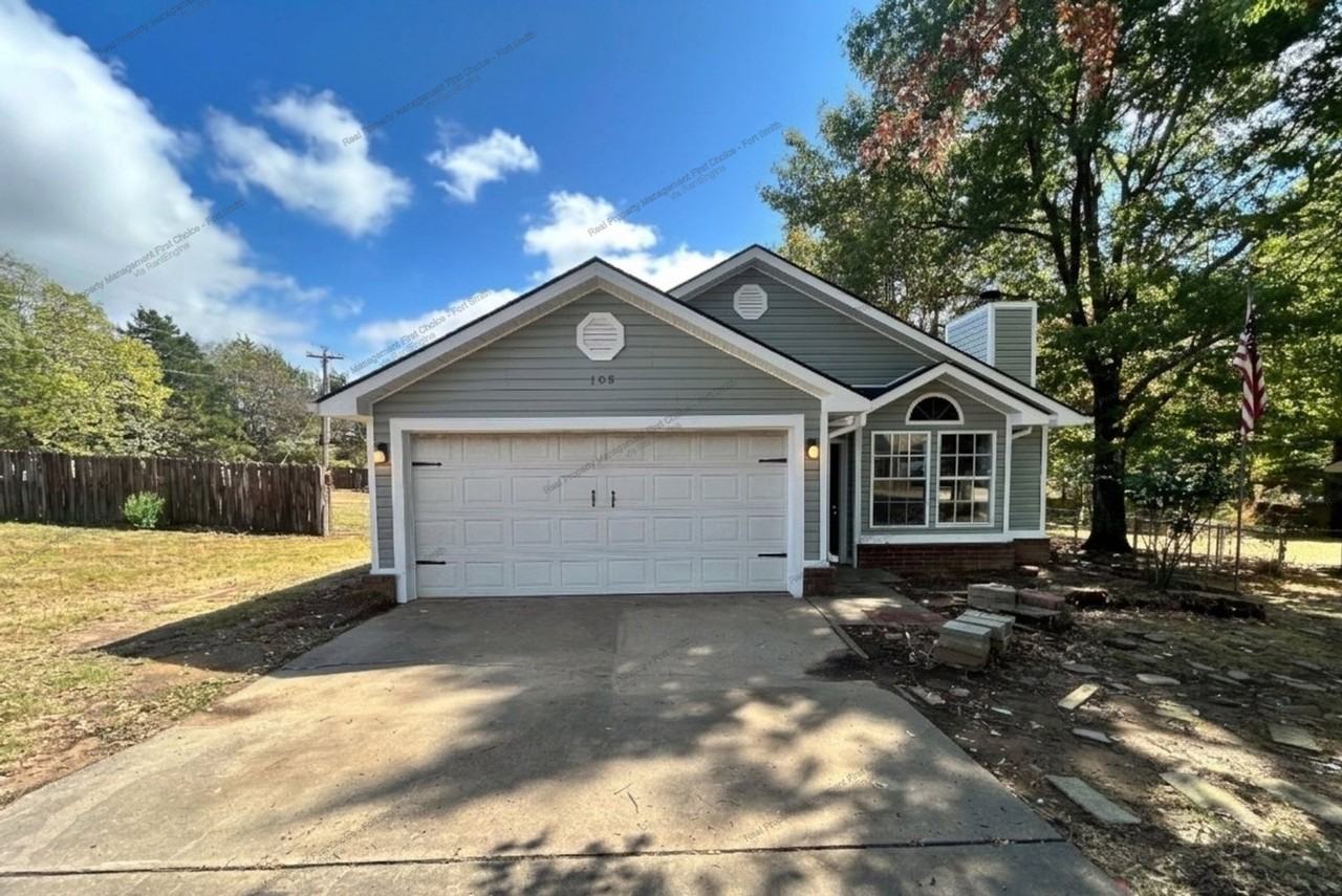 108 Grand Maple Dr