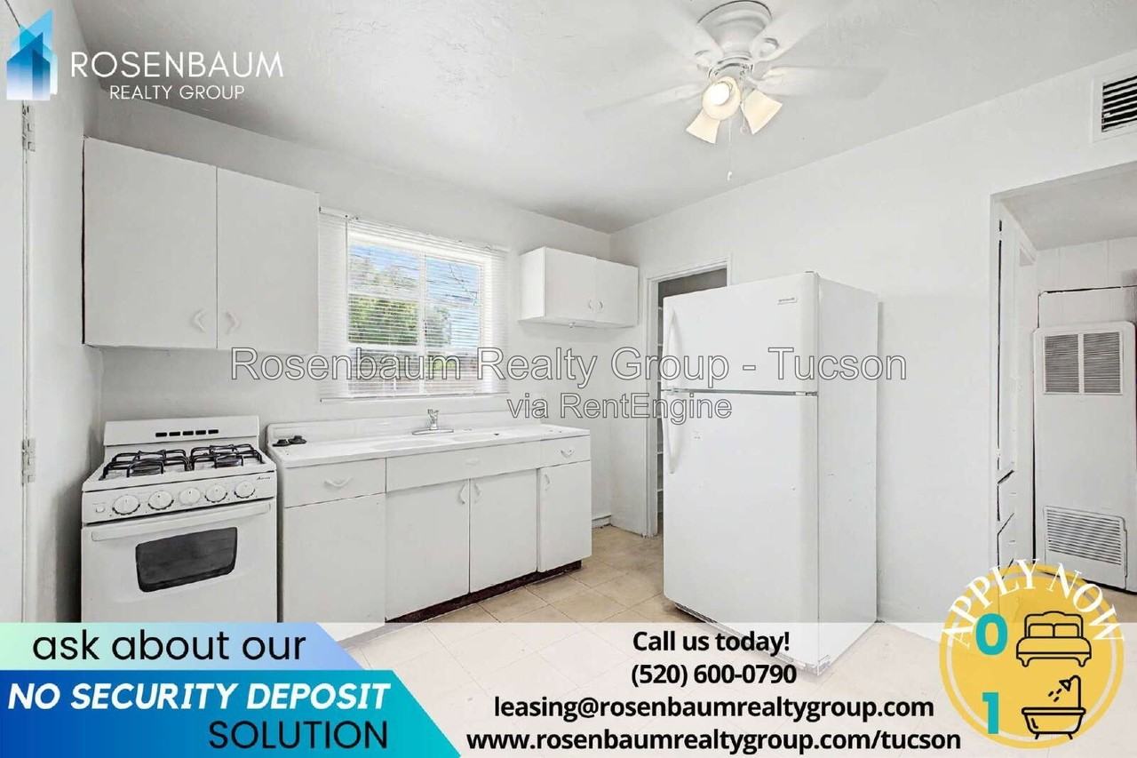 4652 E 17th St