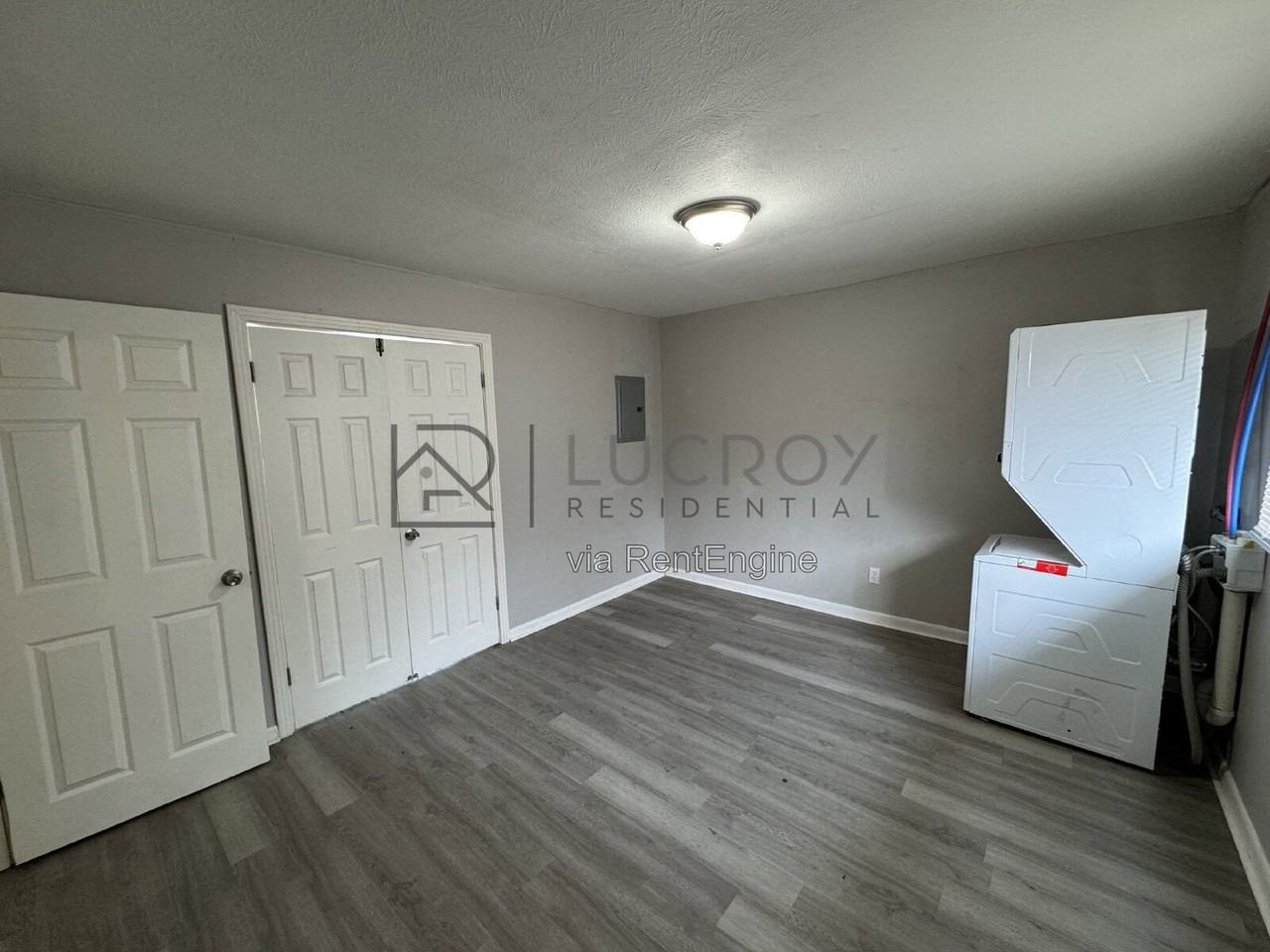 205 Stirling St - Photo 5 of 7
