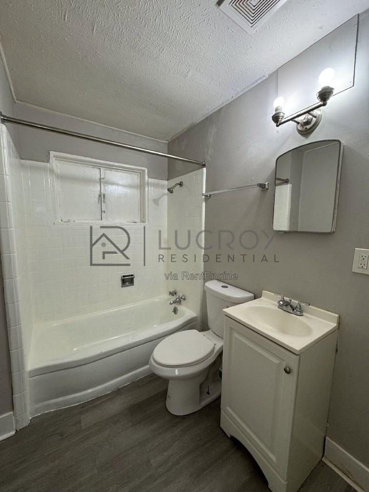 205 Stirling St - Photo 7 of 7
