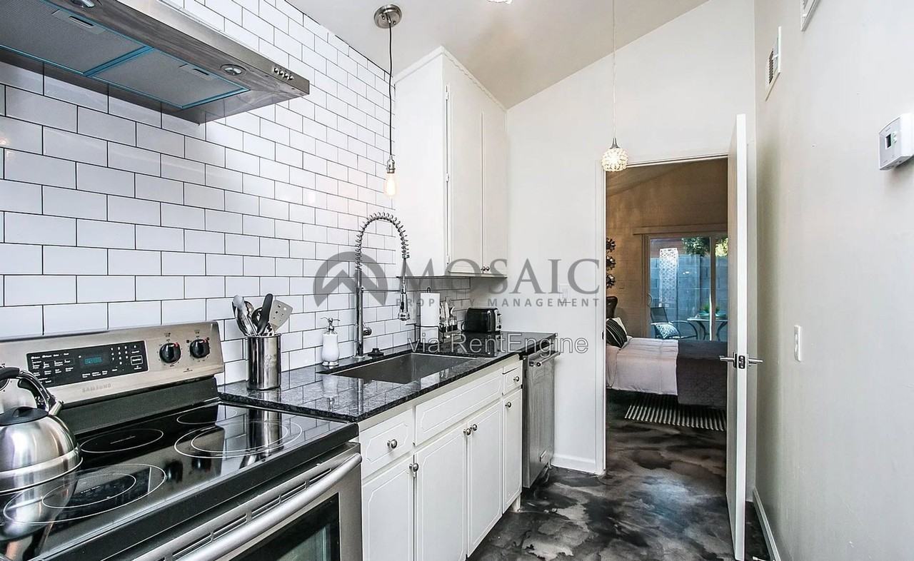 2309 S College Ave #03-3 - Photo 6 of 12