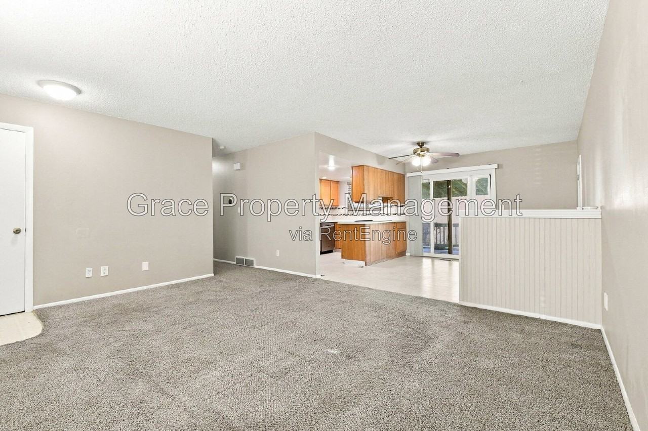 13565 Decatur Ct - Photo 4 of 20