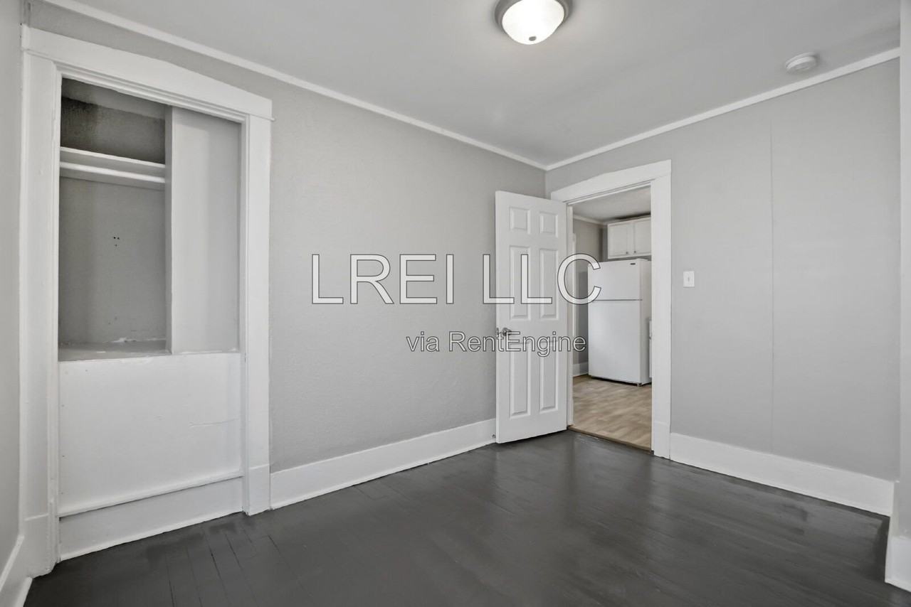 131 N 39th St - Photo 4 of 14
