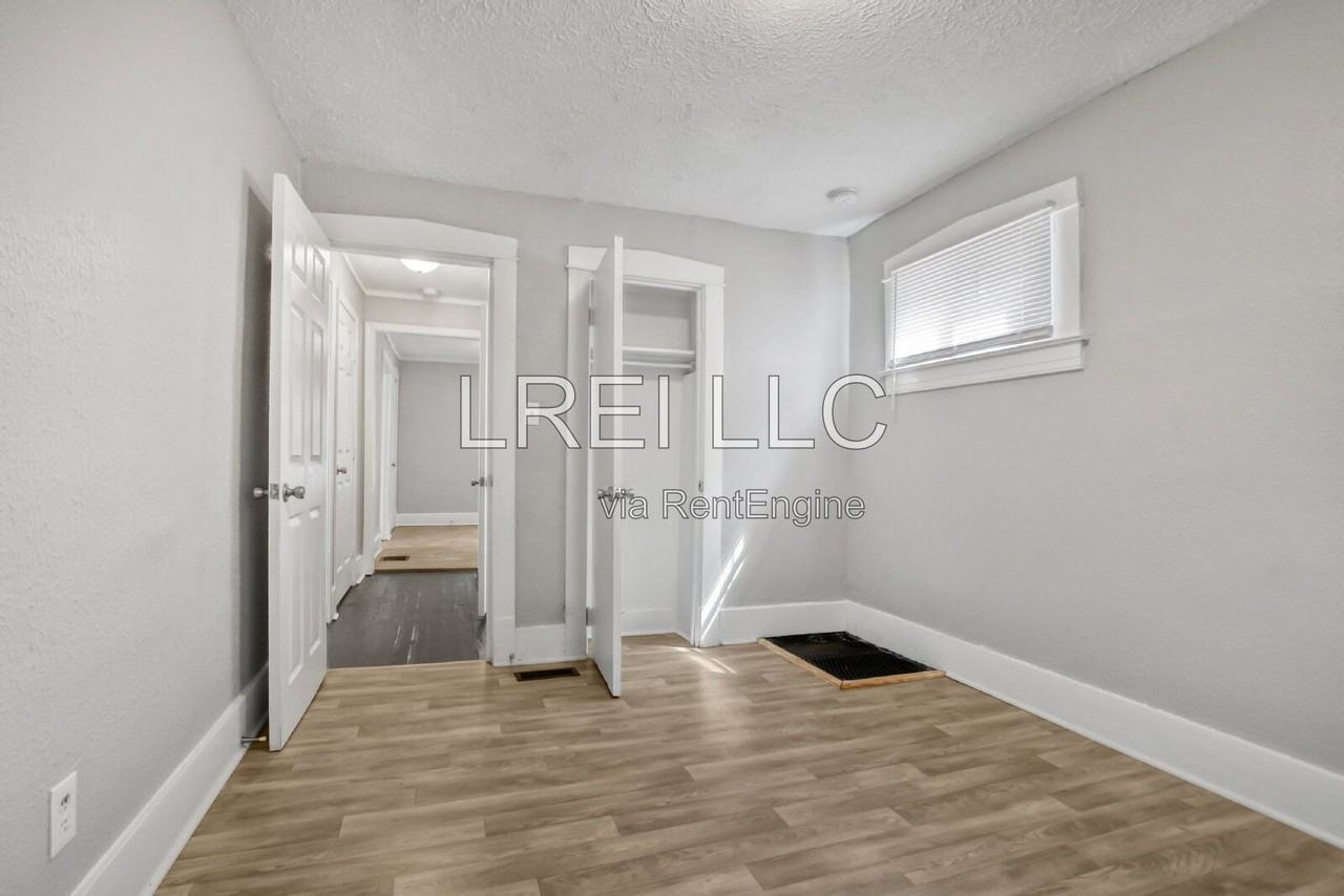 131 N 39th St - Photo 5 of 14