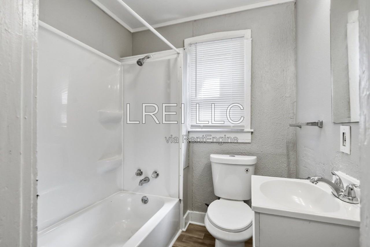 131 N 39th St - Photo 6 of 14