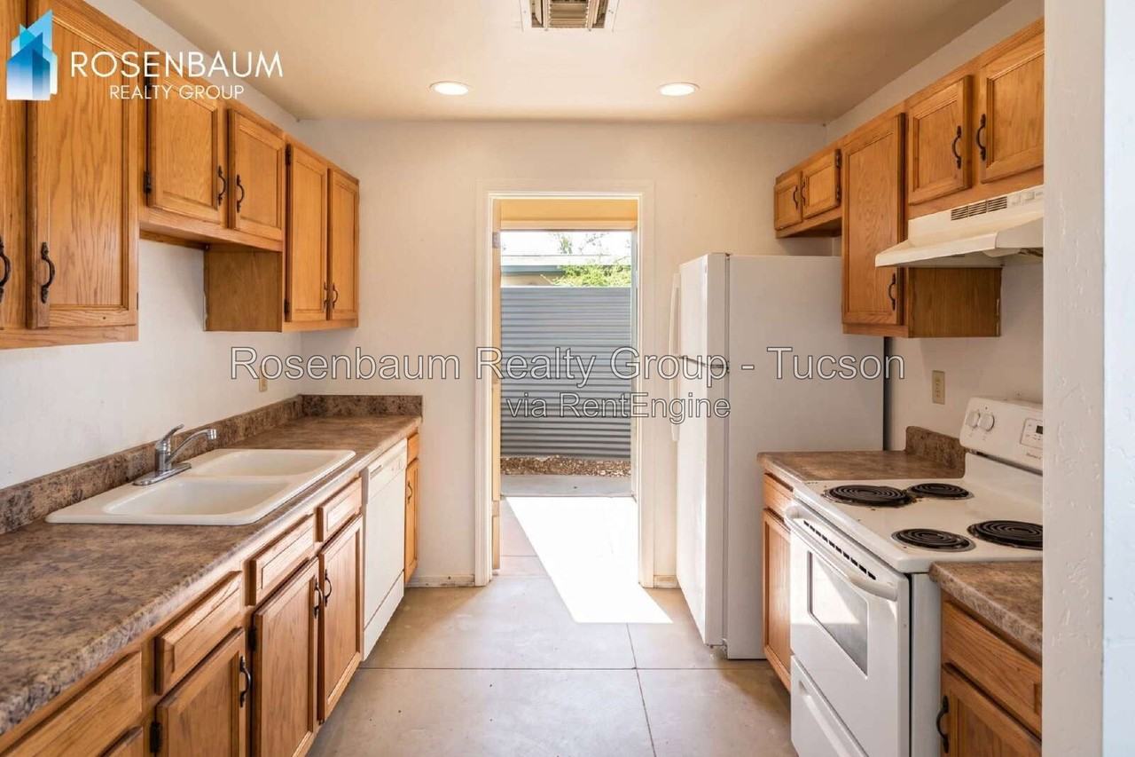 2730 N Eastgate Dr #2 - Photo 3 of 7