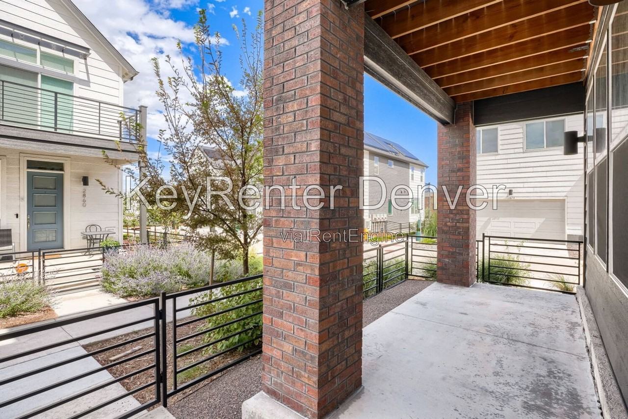2882 S Pancratia St - Photo 2 of 23