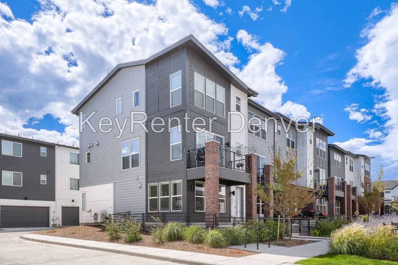 2882 S Pancratia St - Photo 3 of 23