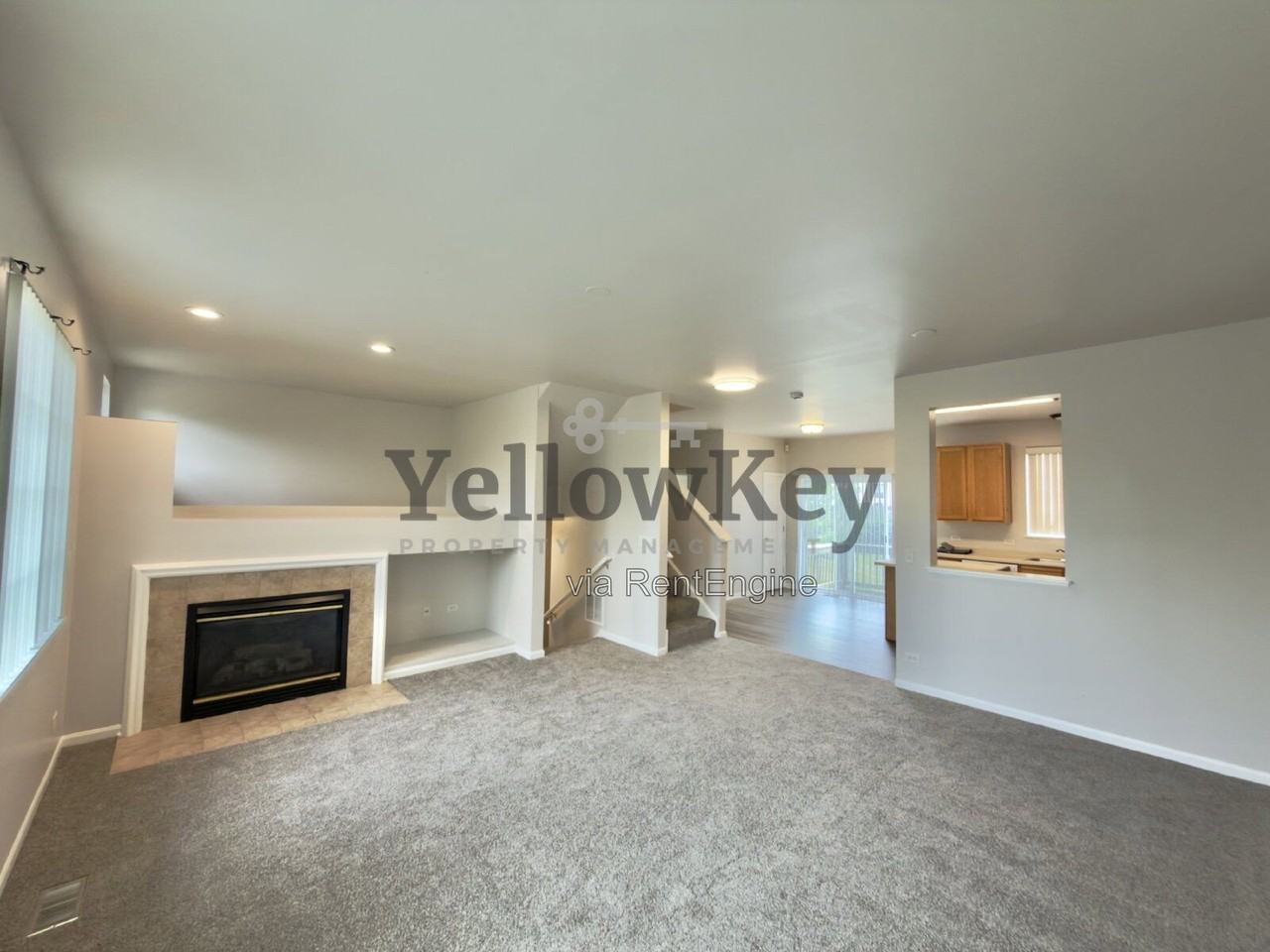 1755 Fredericksburg Ln - Photo 2 of 10