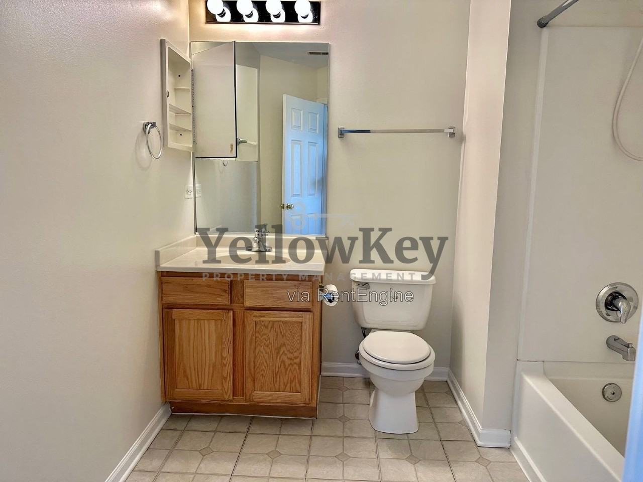 1755 Fredericksburg Ln - Photo 4 of 10