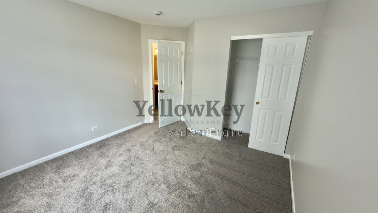 1755 Fredericksburg Ln - Photo 7 of 10