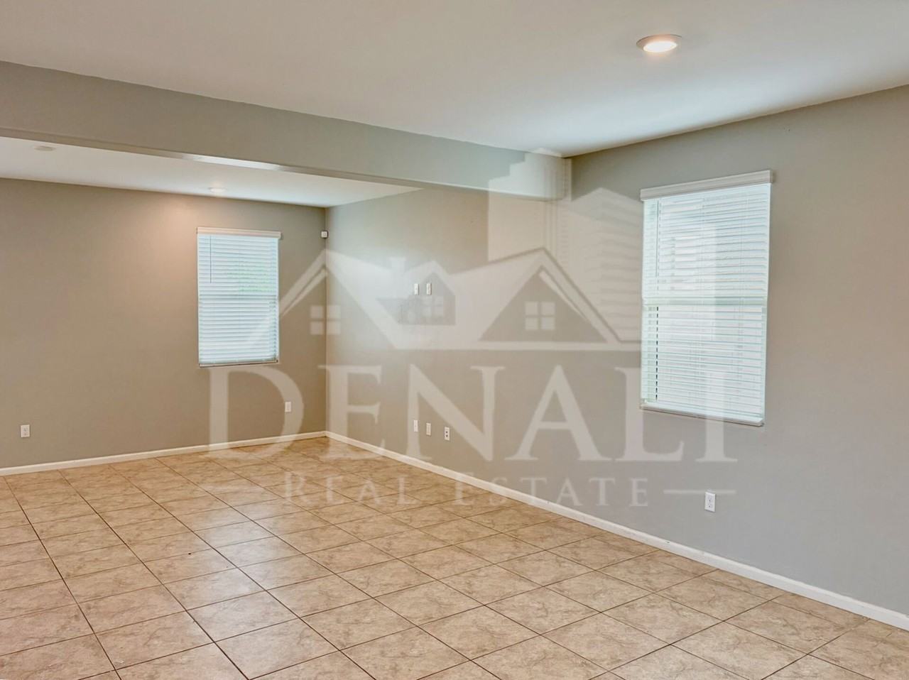 7833 S Sugarbend Dr - Photo 6 of 19
