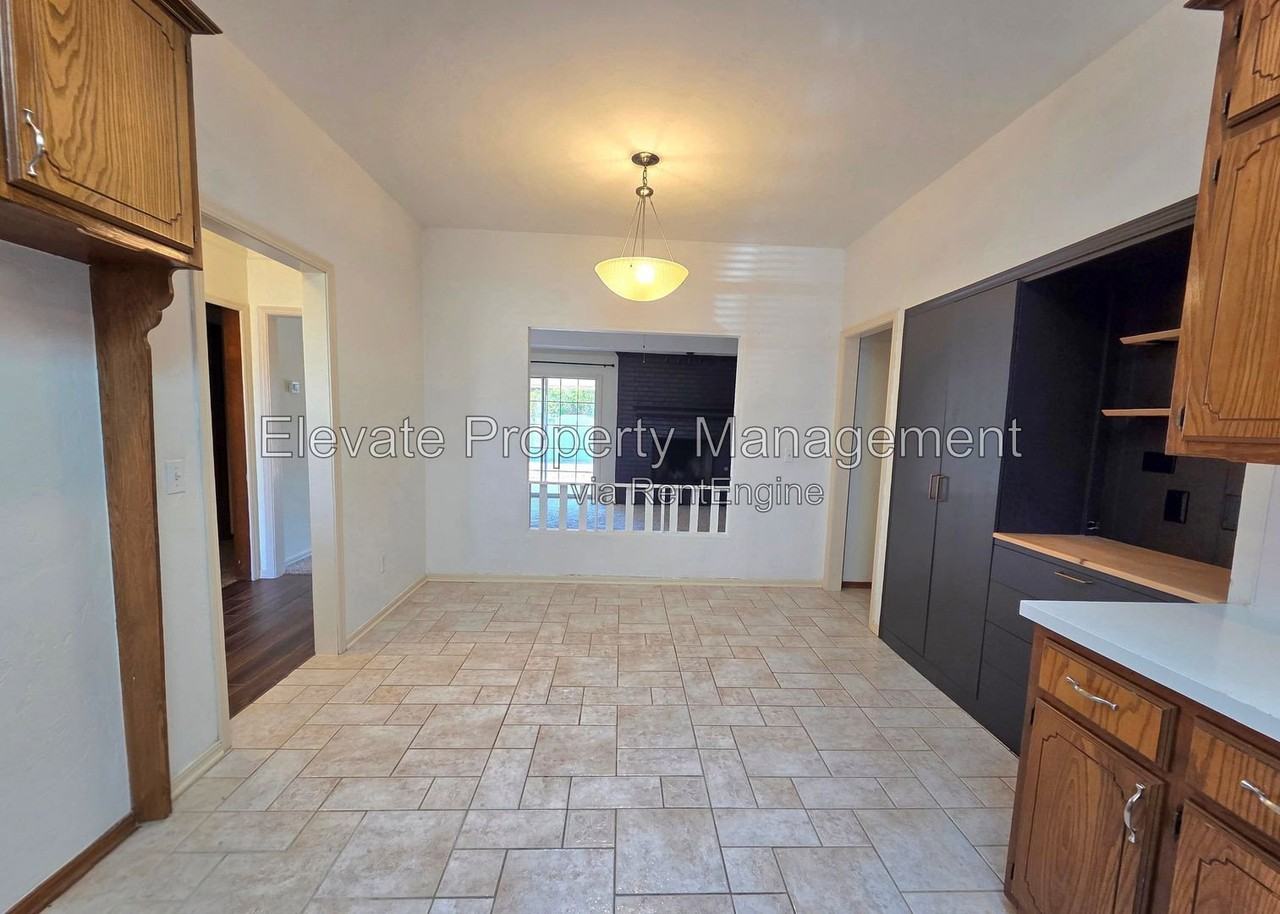 1204 Sw 128th St - Photo 6 of 19