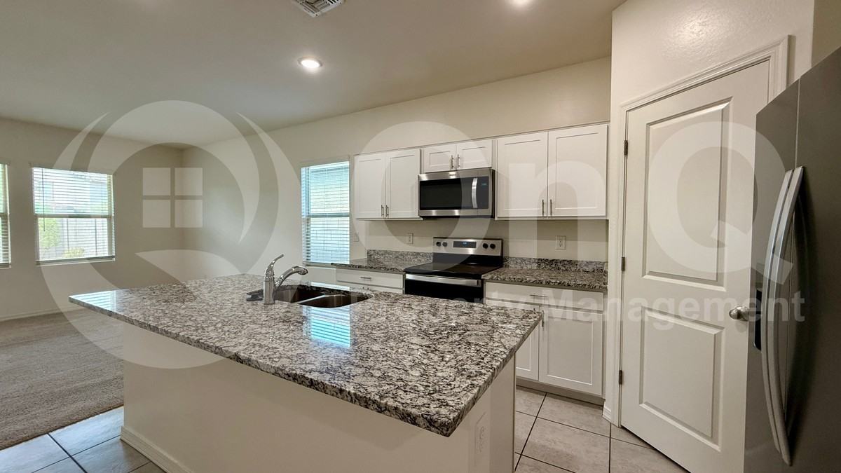 10962 N 165th Ave - Photo 3 of 26