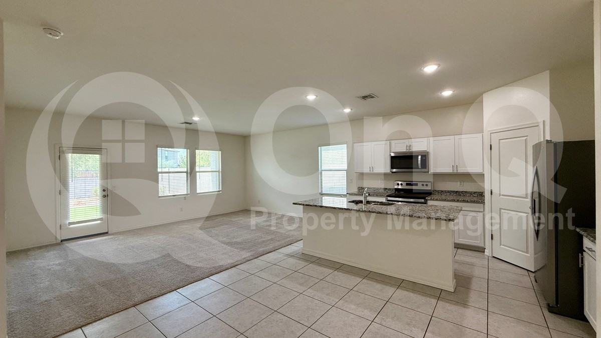 10962 N 165th Ave - Photo 6 of 26