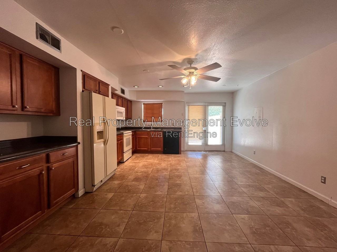 1425 E Desert Cove Ave #60 - Photo 3 of 21