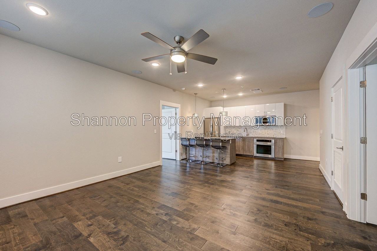 4819 Caroline St #104 - Photo 6 of 20