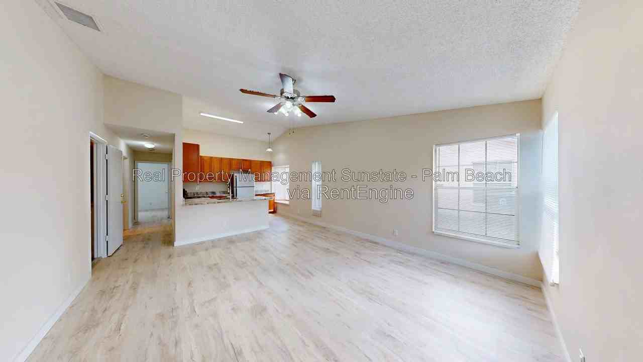 5401 Pinnacle Ln - Photo 2 of 13
