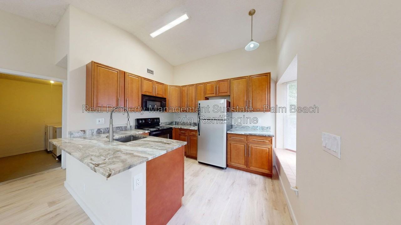 5401 Pinnacle Ln - Photo 3 of 13