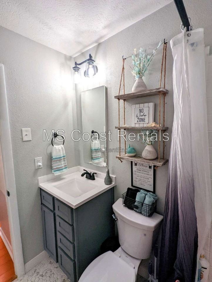 104 Charleswood Ln - Photo 5 of 14