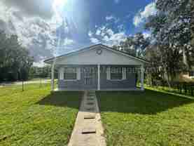 1020 S Bay Ave - Photo 1 of 1