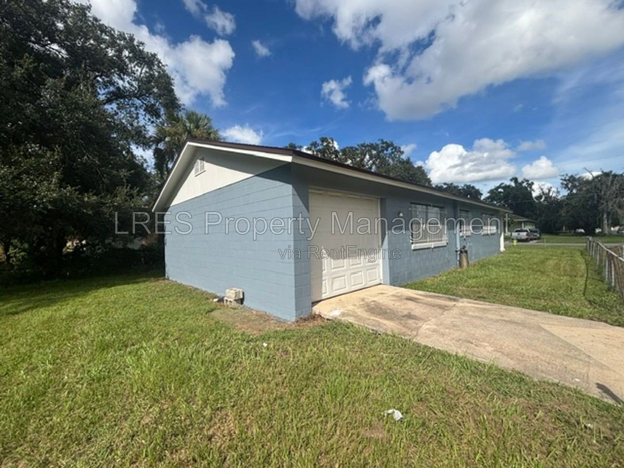 1020 S Bay Ave - Photo 4 of 25
