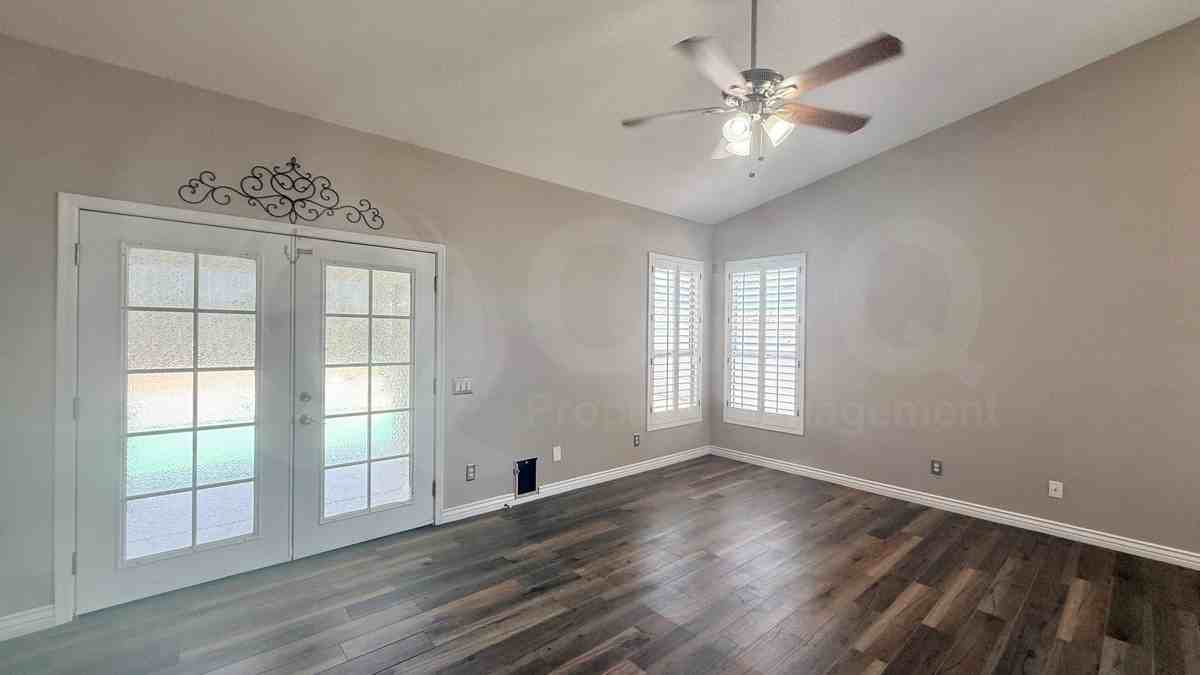 1292 W Morelos St - Photo 5 of 18