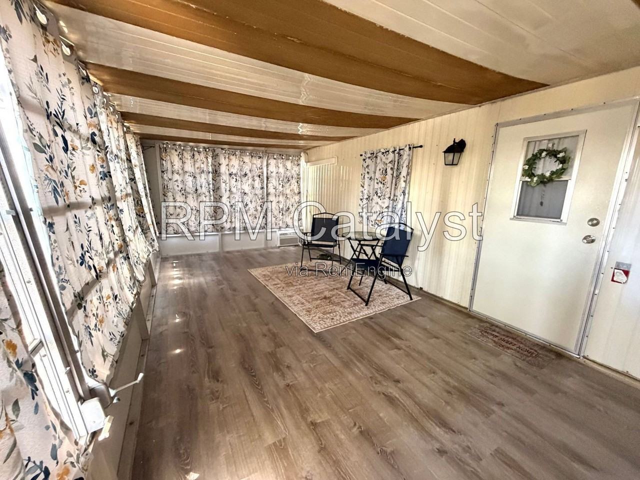2643 Teakwood Dr - Photo 3 of 17