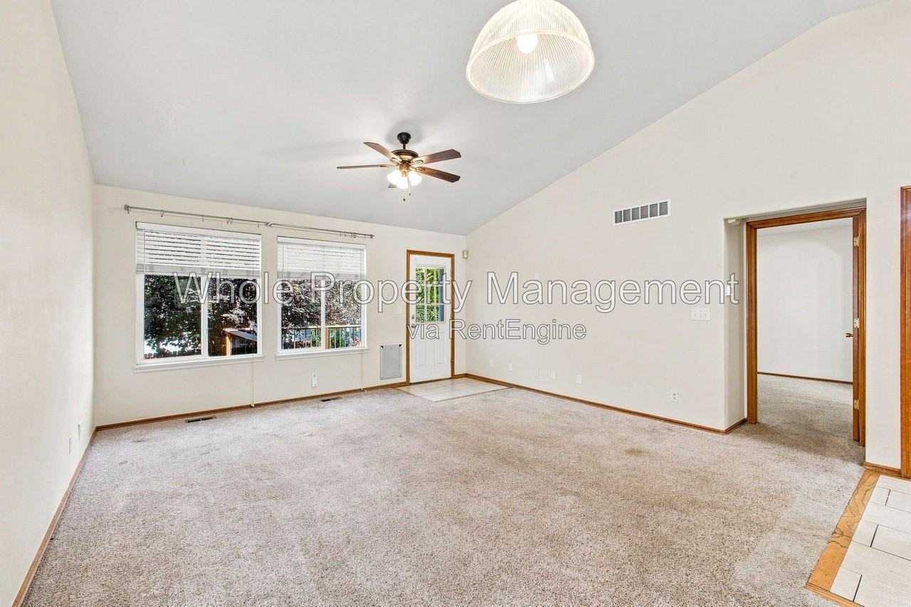 3189 E 106th Ave - Photo 3 of 28