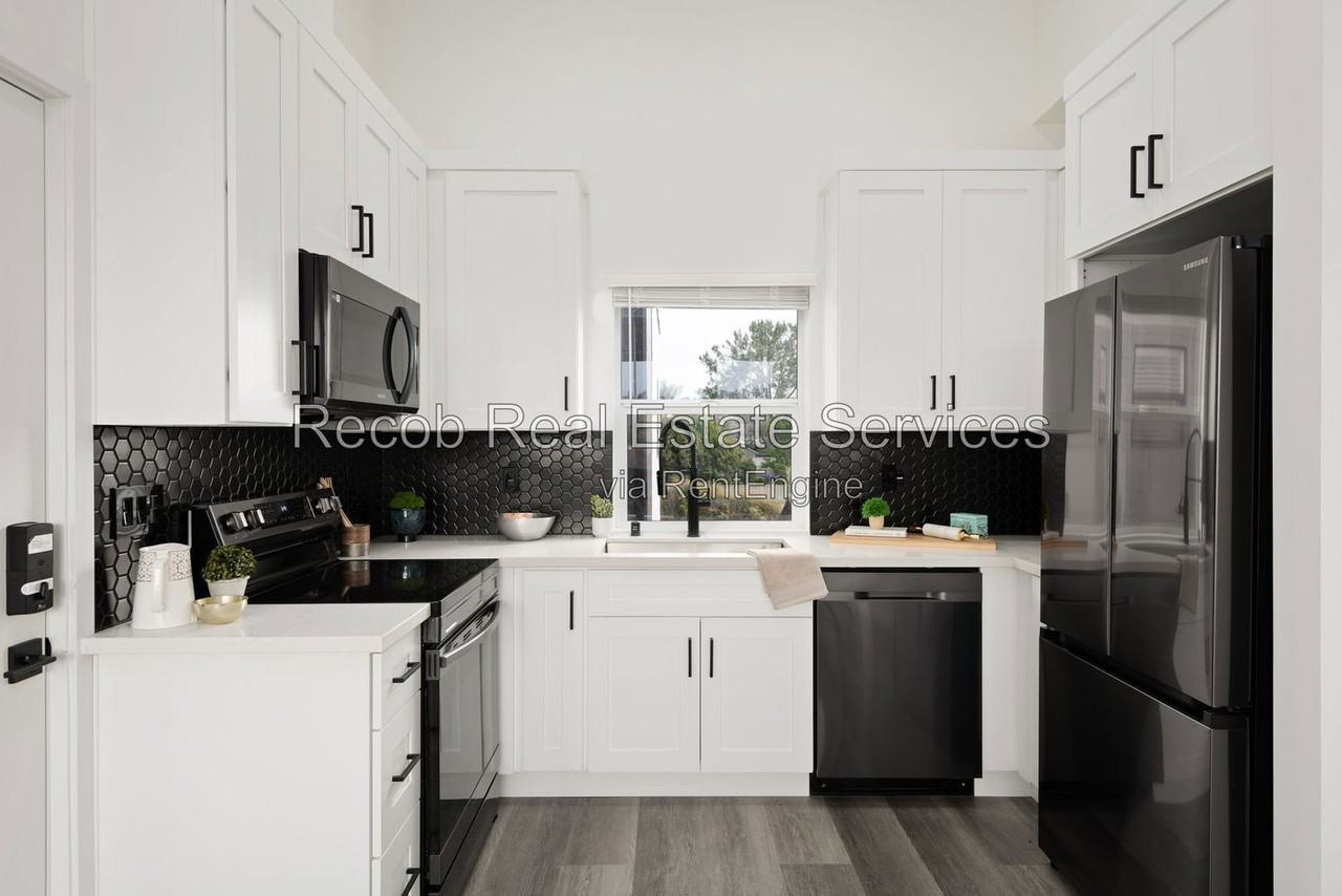 5148 Manchester Rd #8 - Photo 7 of 20